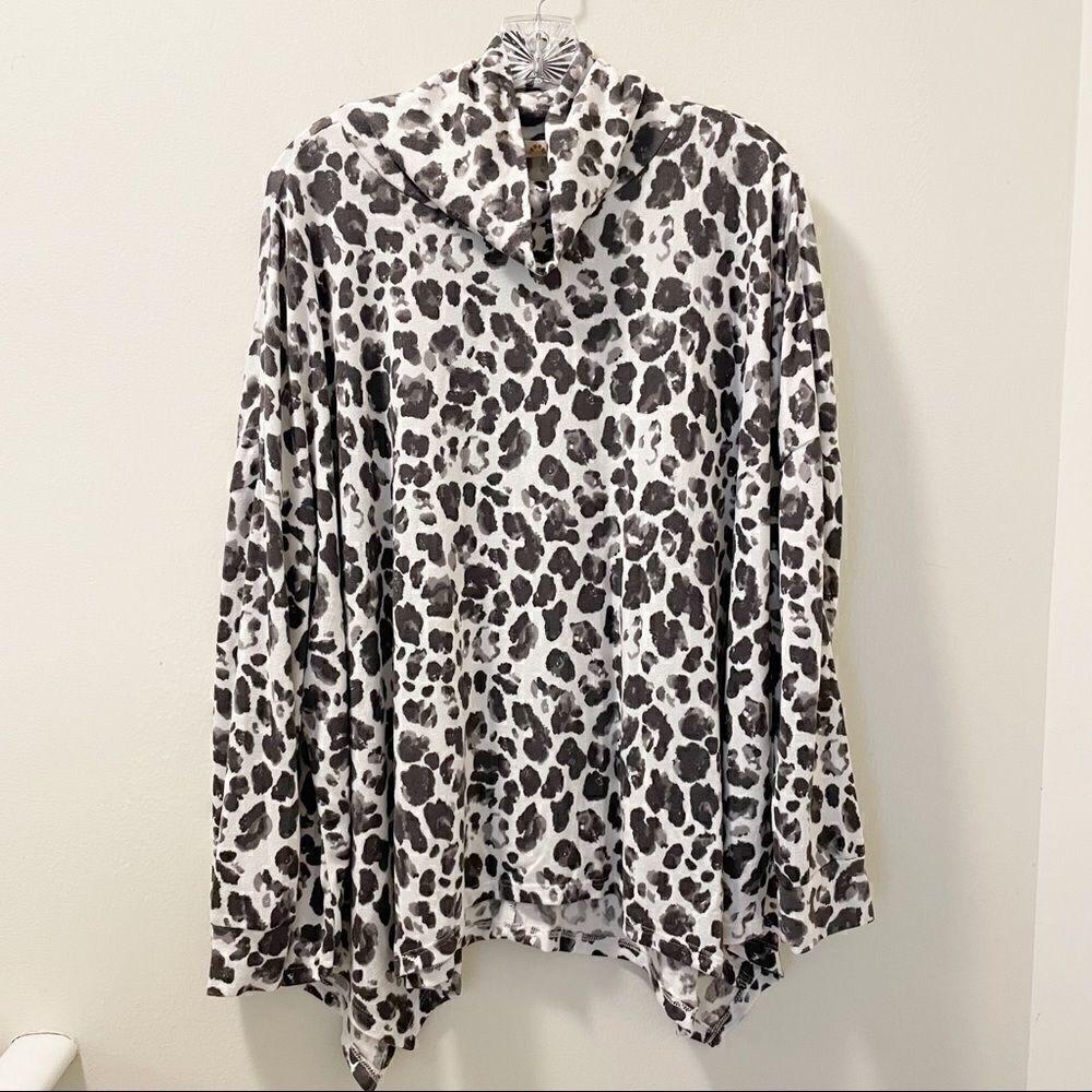 C & C California Printed Mock Neck Top - Size L